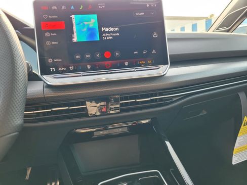 New 2025 Volkswagen GTI SE image 6