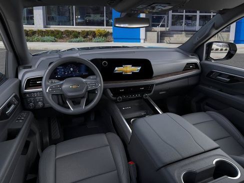New 2026 Chevrolet Suburban LT w/ Comfort Package AWD/4WD image 15