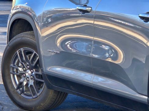 Certified 2025 GMC Acadia Elevation image 17