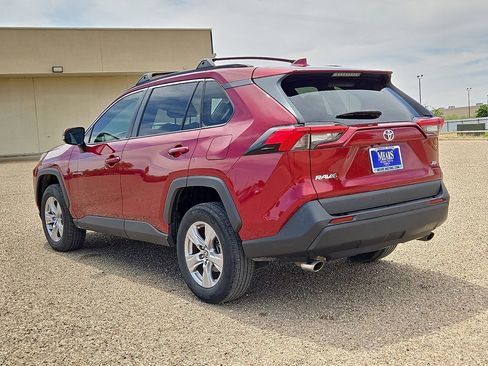 Used 2022 Toyota RAV4 XLE image 3