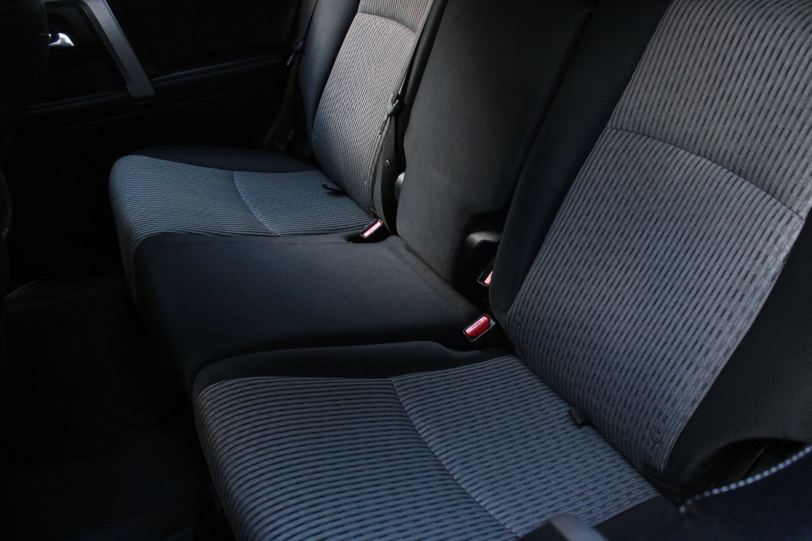 Used 2016 Toyota 4Runner SR5 AWD/4WD image 18