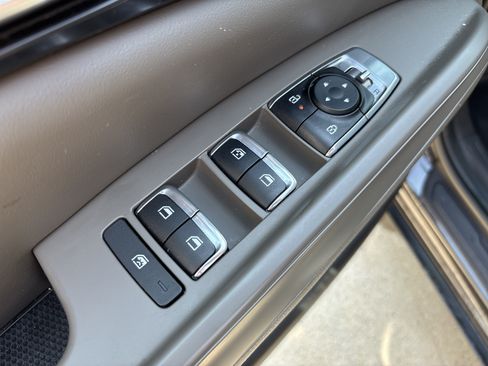 Used 2025 Kia Carnival FWD image 14