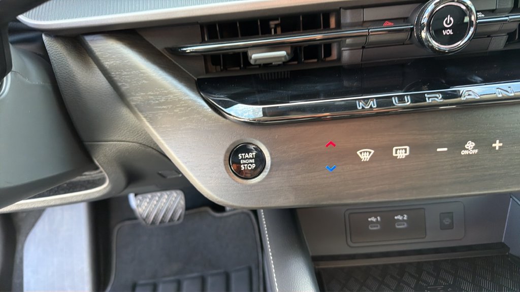 Used 2025 Nissan Murano SV AWD/4WD image 25