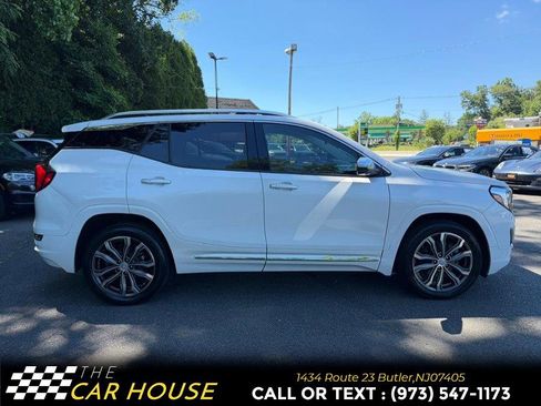 Used 2020 GMC Terrain Denali w/ Denali Premium Package FWD image 9
