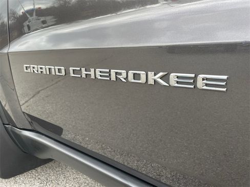 Used 2016 Jeep Grand Cherokee Limited image 57