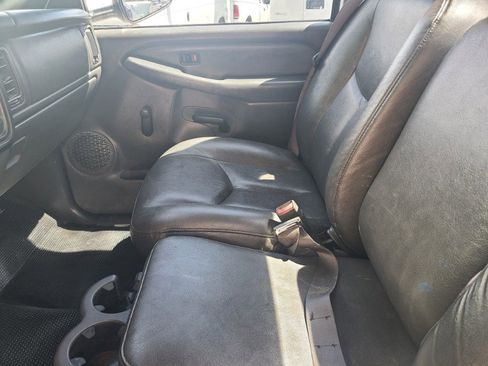 Used 2006 Chevrolet Silverado 2500 W/T w/ Heavy-Duty Power Package image 13