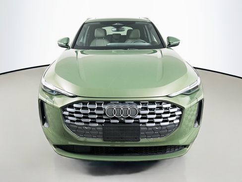 Used 2025 Audi Q5 Premium w/ Premium Plus AWD/4WD image 2