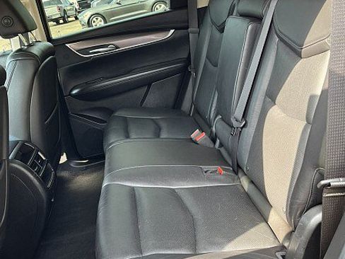 Used 2017 Cadillac XT5 Luxury FWD image 16