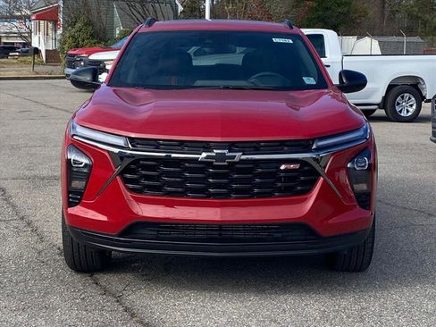 New 2026 Chevrolet Trax RS w/ Sunroof Package FWD image 5