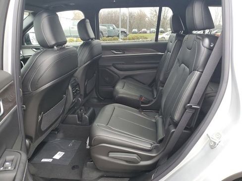New 2025 Jeep Grand Cherokee L Limited w/ Black Appearance Package image 12