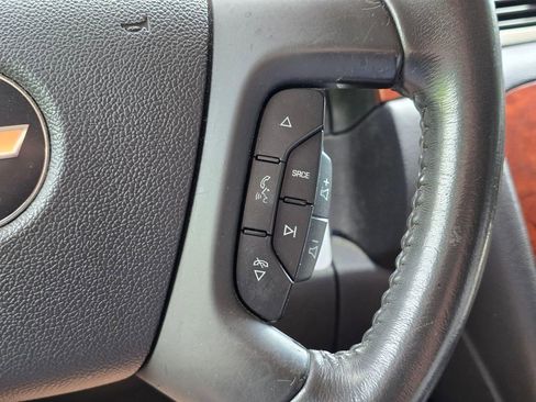 Used 2009 Chevrolet Avalanche LT AWD/4WD image 17