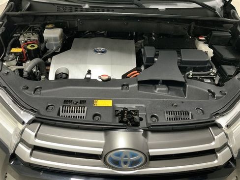 Used 2017 Toyota Highlander XLE image 10