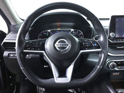 Used 2022 Nissan Altima 2.5 SV w/ SV Premium Package AWD/4WD image 11