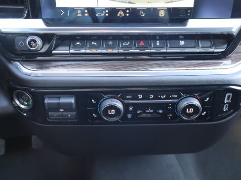 Certified 2025 Chevrolet Silverado 1500 LT w/ Safety Package image 27