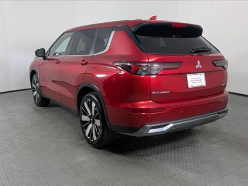 Used 2025 Mitsubishi Outlander SE FWD image 6
