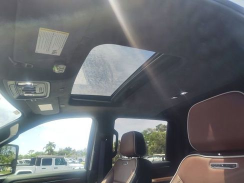 Used 2024 GMC Sierra 2500 Denali Ultimate w/ Max Trailering Package AWD/4WD image 10