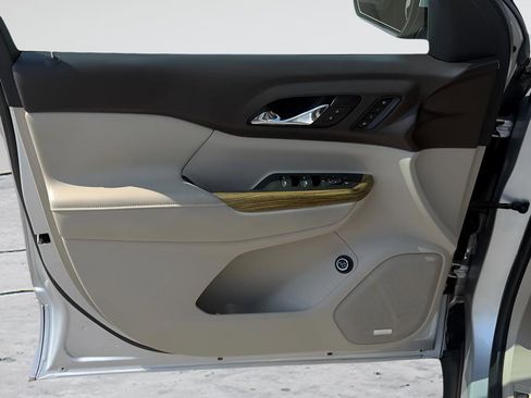 Used 2018 GMC Acadia Denali image 15