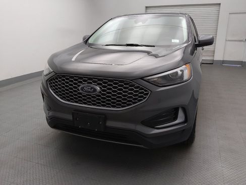 Used 2023 Ford Edge SEL image 15