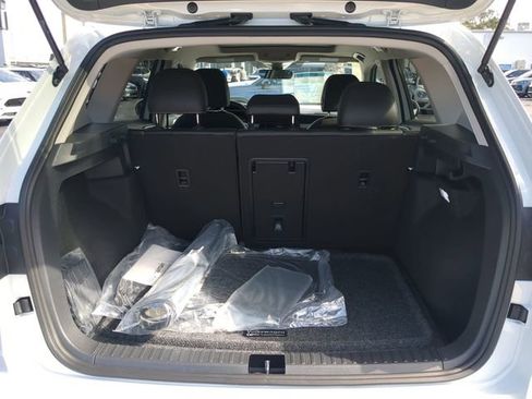 New 2025 Volkswagen Taos SEL image 9