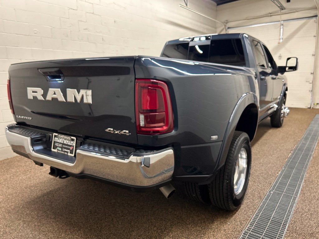 Used 2025 RAM 3500 Limited AWD/4WD image 2
