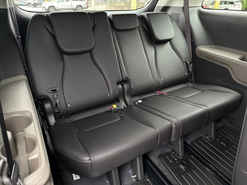 New 2026 Kia Carnival image 15