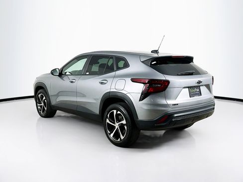 Used 2024 Chevrolet Trax RS FWD image 5
