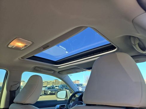 Used 2013 Lexus CT 200h image 21