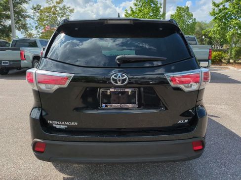 Certified 2016 Toyota Highlander XLE FWD image 5