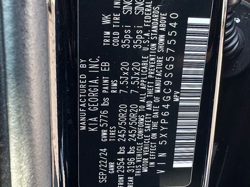 Used 2025 Kia Telluride S FWD image 26