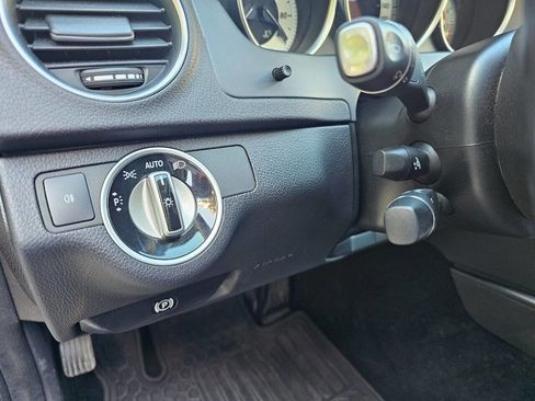 Used 2013 Mercedes-Benz C 300 4MATIC Sedan image 15