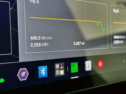 Used 2024 Tesla Cybertruck AWD Crew Cab image 9