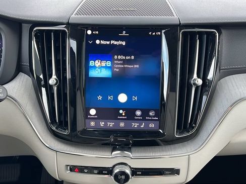 Certified 2024 Volvo XC60 B5 Ultimate w/ Climate Package AWD/4WD image 17