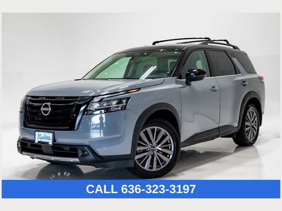 Used 2024 Nissan Pathfinder SL w/ SL Premium Package