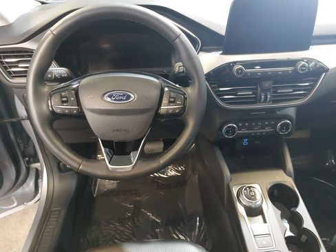 Used 2022 Ford Escape SEL w/ Technology Package FWD image 17