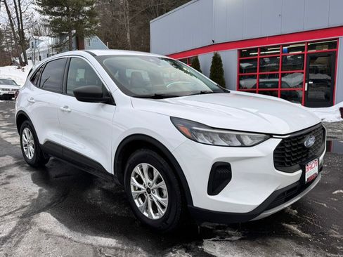 Used 2023 Ford Escape Active image 2