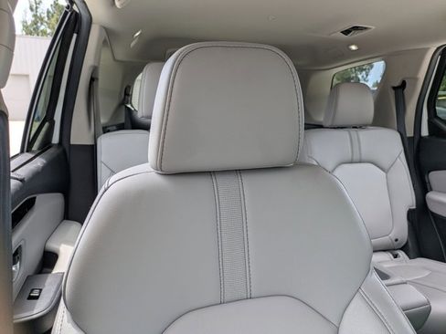 Used 2025 Honda Pilot EX-L image 14