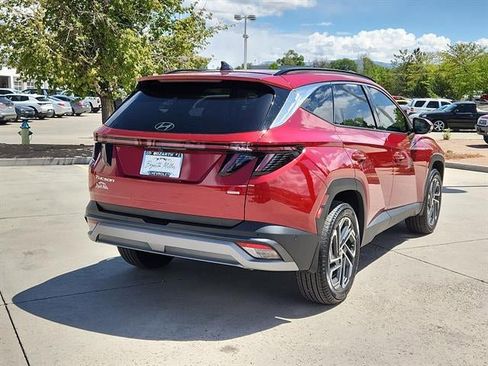 Used 2025 Hyundai Tucson Limited AWD/4WD image 3