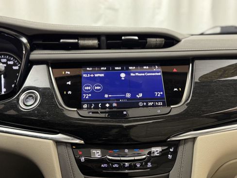 Used 2021 Cadillac XT6 Premium Luxury image 18