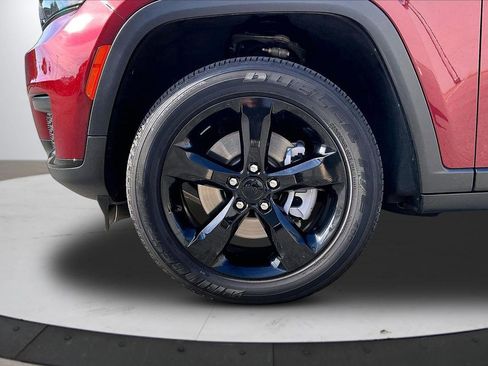 Certified 2025 Jeep Grand Cherokee L Altitude AWD/4WD image 35