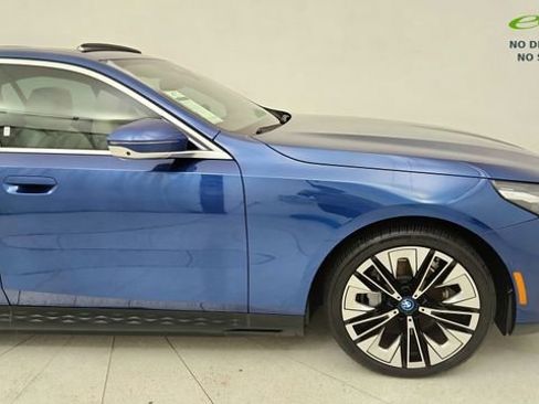 Used 2025 BMW i5 xDrive40 w/ Premium Package AWD/4WD image 7