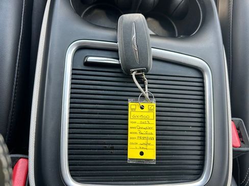 Used 2023 Chrysler Pacifica Touring-L FWD image 53