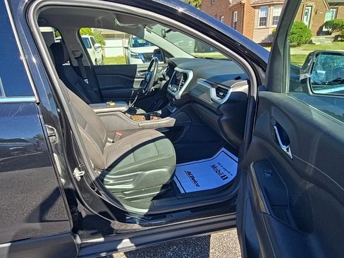 Used 2020 GMC Acadia SLE w/ Driver Convenience Package image 17