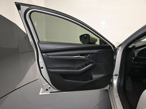 Used 2023 MAZDA MAZDA3 s FWD image 10