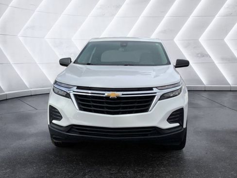 Used 2024 Chevrolet Equinox LS w/ LS Convenience Package FWD image 2