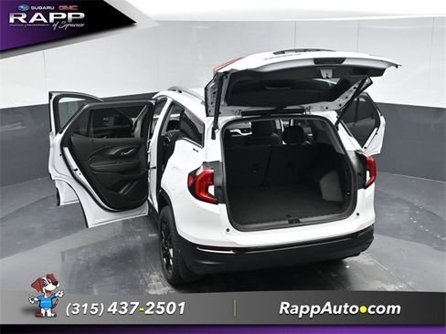 Used 2023 GMC Terrain SLE w/ Driver Convenience Package image 17