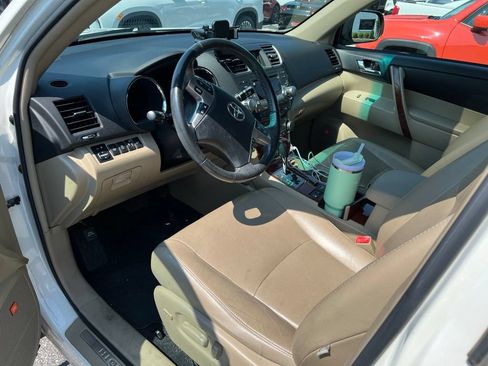 Used 2012 Toyota Highlander Limited w/ Tow Pkg AWD/4WD image 10