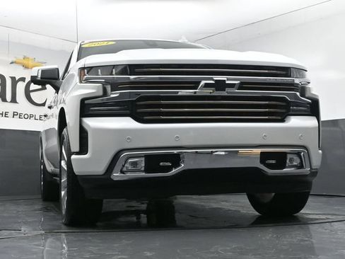 Used 2021 Chevrolet Silverado 1500 High Country w/ Technology Package AWD/4WD image 3