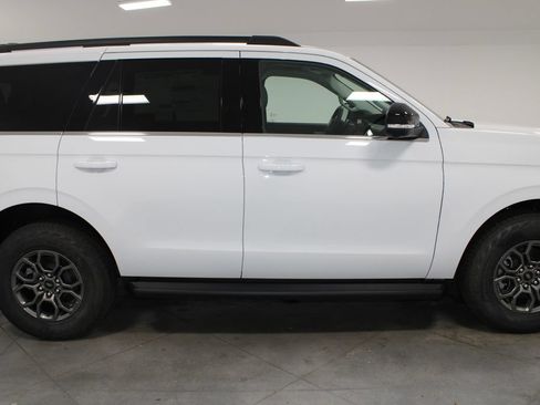 New 2026 Ford Expedition Active RWD image 10