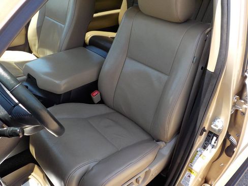 Used 2016 Toyota Sequoia SR5 w/ Premium Package RWD image 12