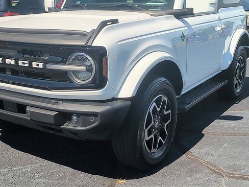 Used 2023 Ford Bronco Outer Banks AWD/4WD image 9